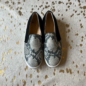 Vionic sneakers snake print leather and suede